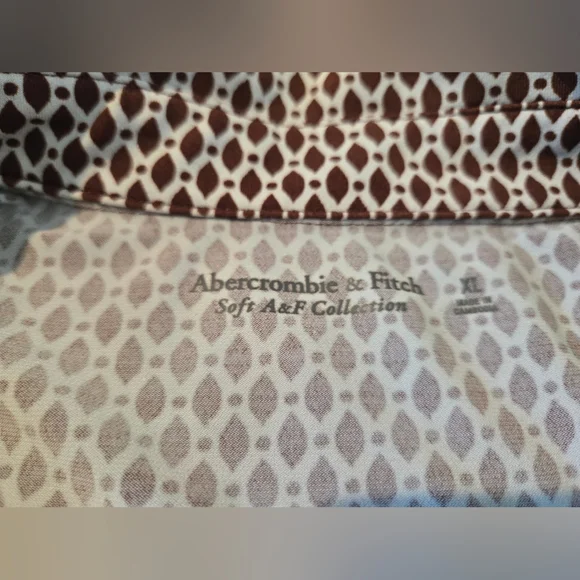 Abercrombie Geometric Collared Blouse - Picture 2 of 9